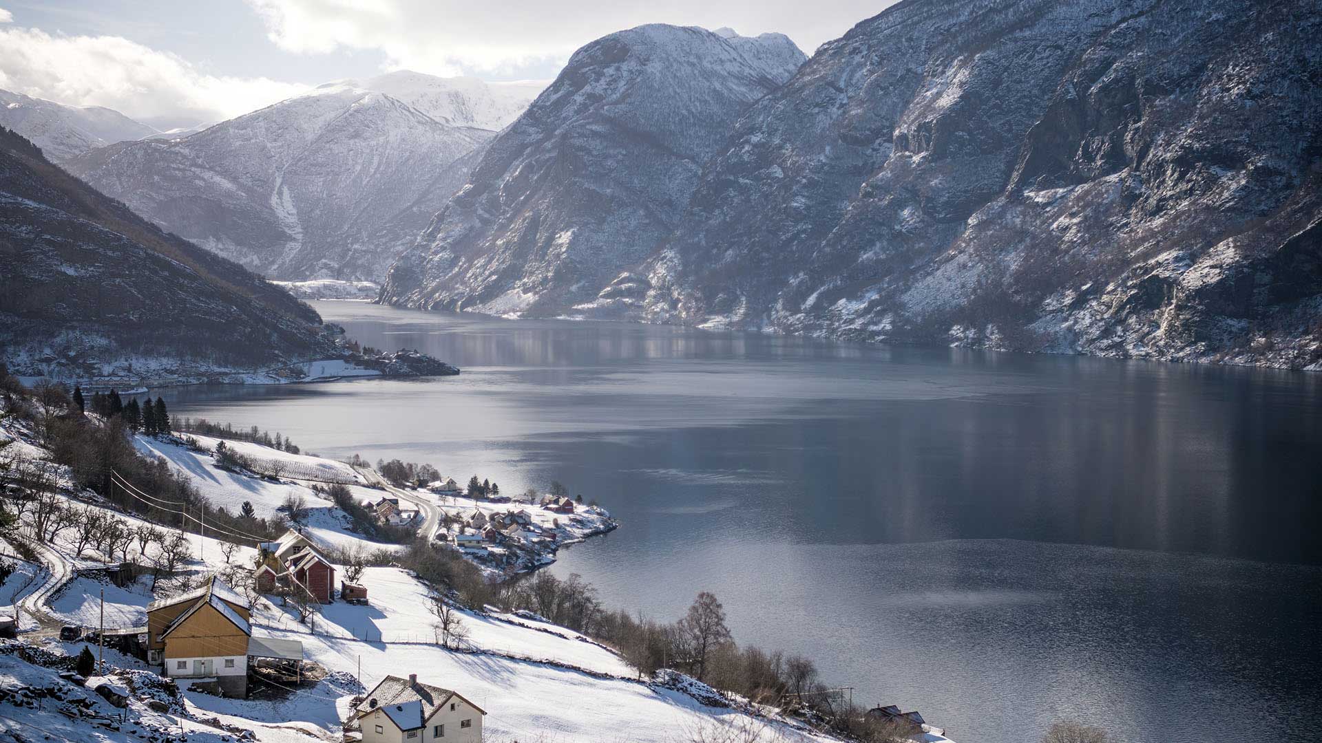 Norway winter. Фьорды Норвегии. Норвегия фьорды зима. Фьорд Хардангер Норвегия. Осло Норвегия фьорды.